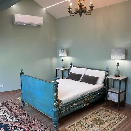 Vintage Balcony & Vendégház 4*