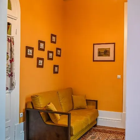 Maison d'hôtes Vintage Balcony 4*