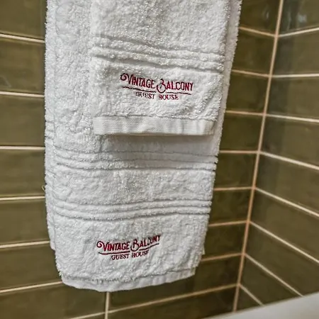 Vintage Balcony & Ovar