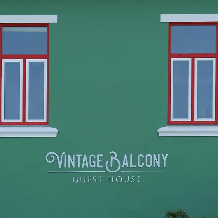 Vintage Balcony & Ovar