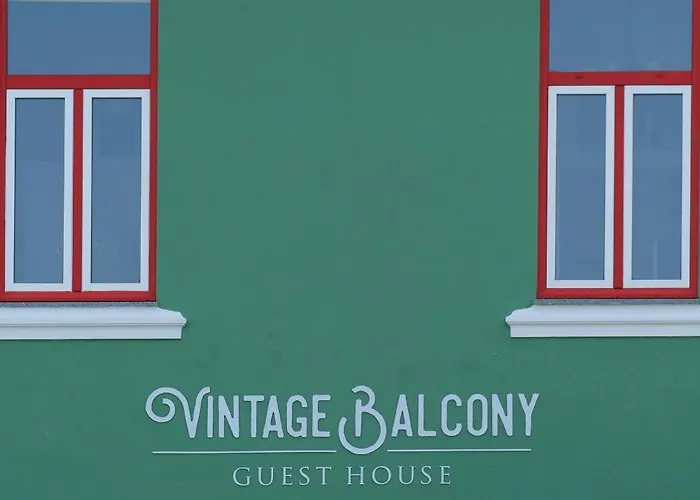 Vintage Balcony & Ovar