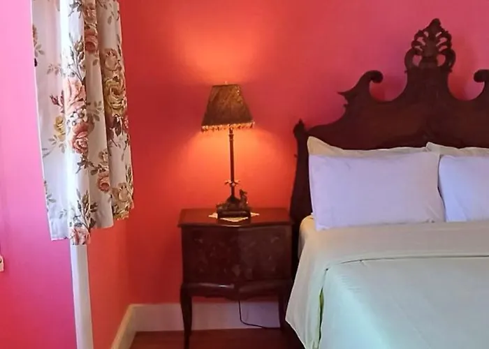 Vintage Balcony & Casa de hóspedes 4*