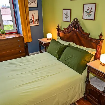 Vintage Balcony & Ovar