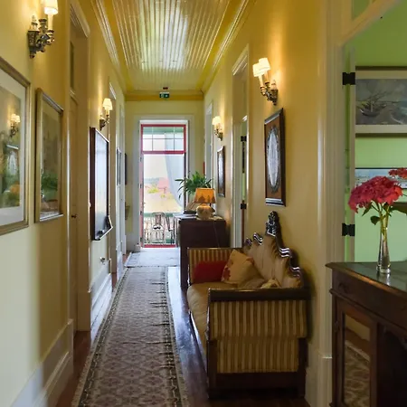 Vintage Balcony & Ovar