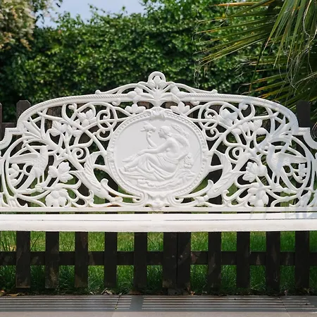 Maison d'hôtes Vintage Balcony &