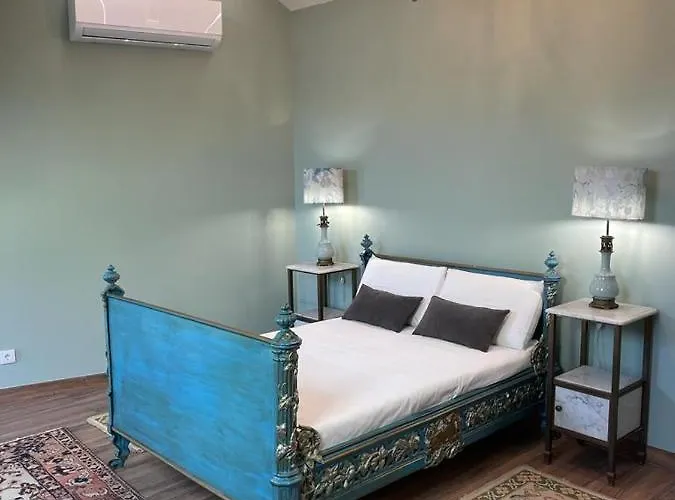 Vintage Balcony & Affittacamere 4*