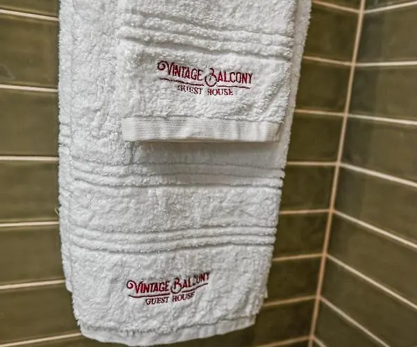 Vintage Balcony & Ovar